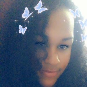 Meet your Posher, Alexis